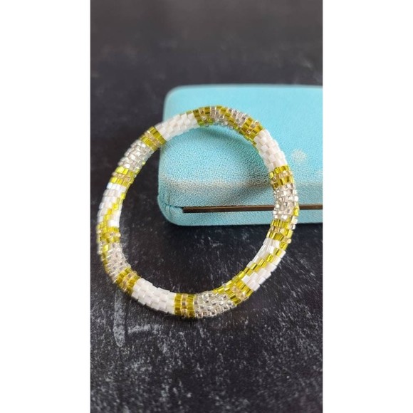 Vintage Gold and White Beaded Bracelet - Picture 6 of 10